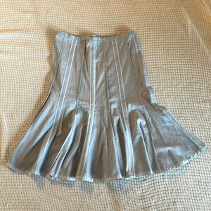 Eleierses mid skirt!